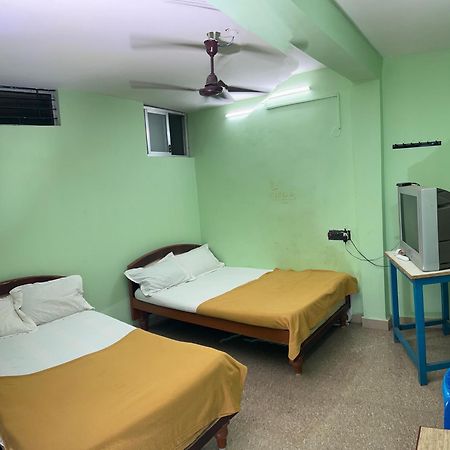 Hotel Chola Lodge Arantangi ภายนอก รูปภาพ