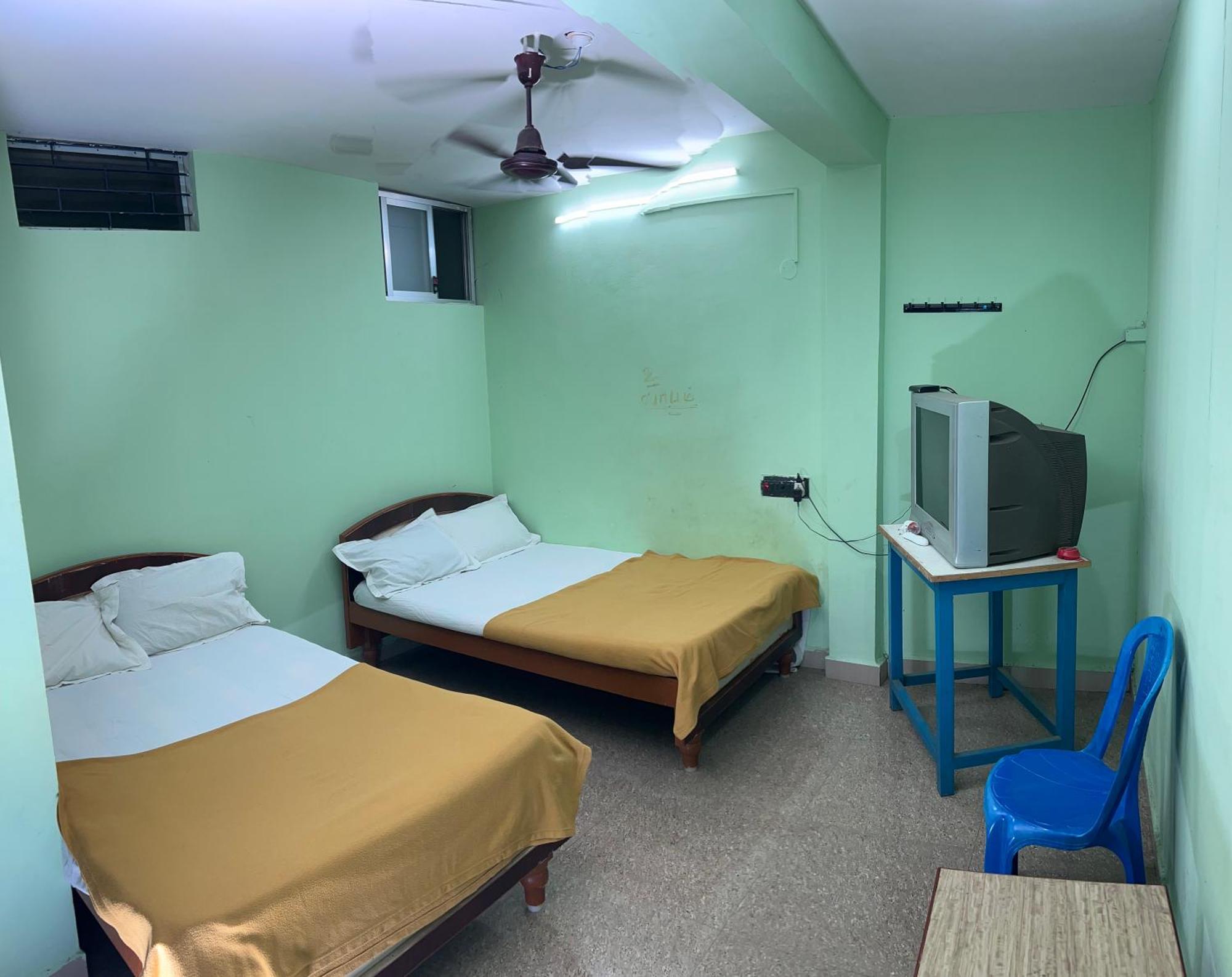 Hotel Chola Lodge Arantangi ภายนอก รูปภาพ