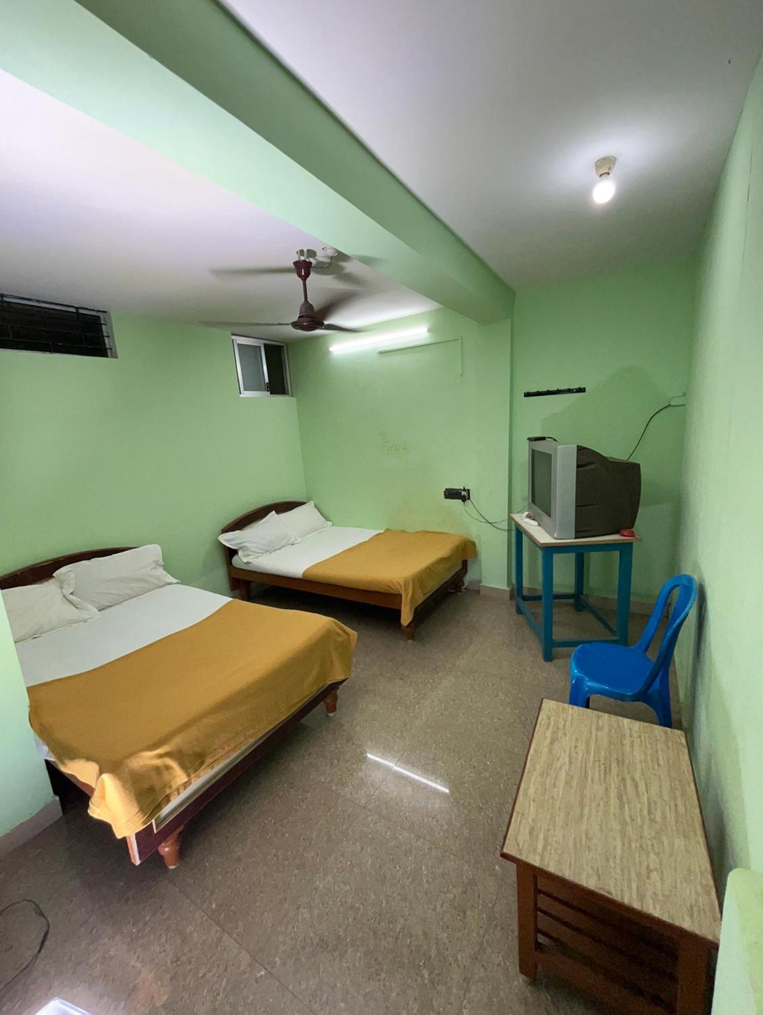 Hotel Chola Lodge Arantangi ภายนอก รูปภาพ