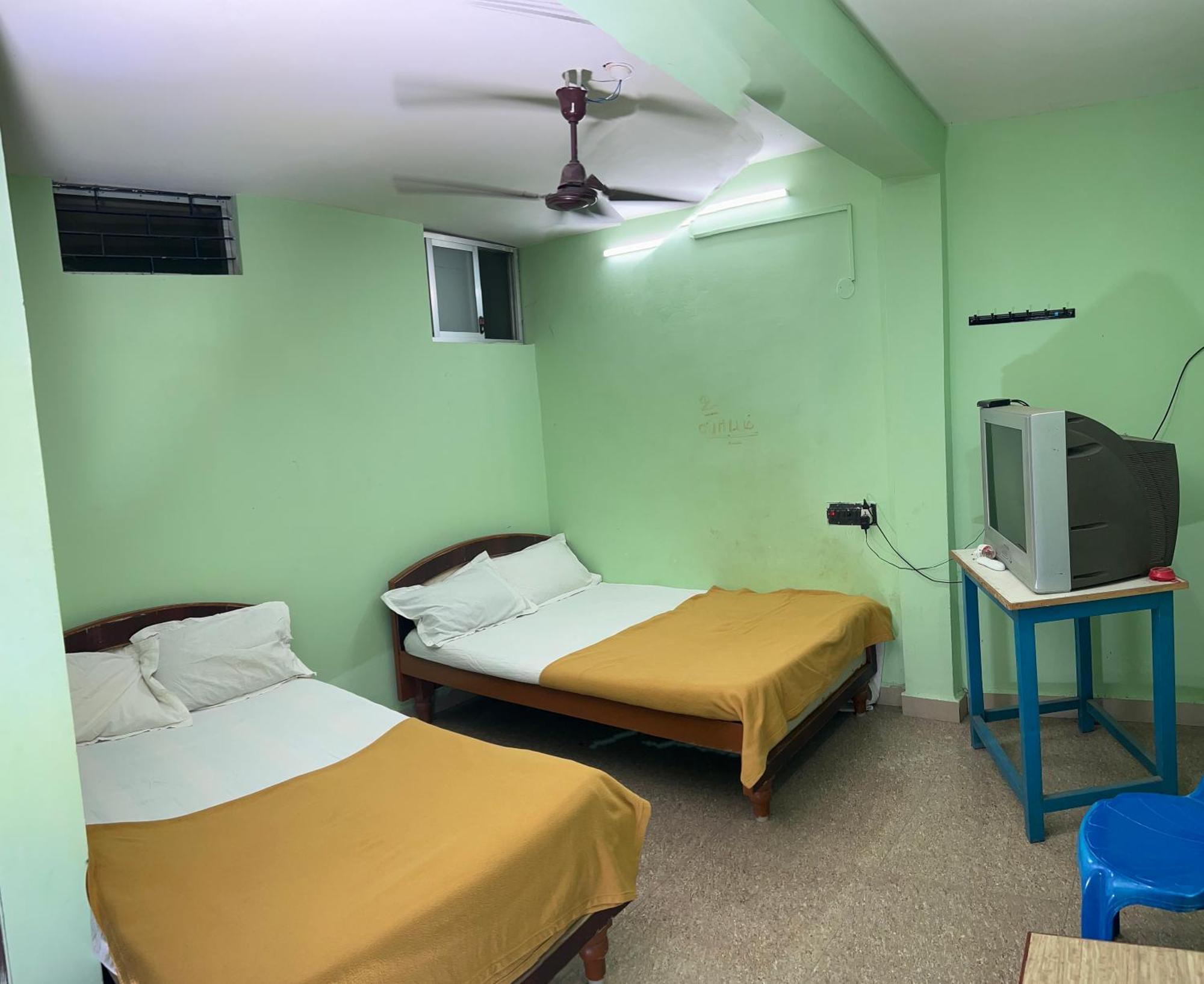 Hotel Chola Lodge Arantangi ภายนอก รูปภาพ