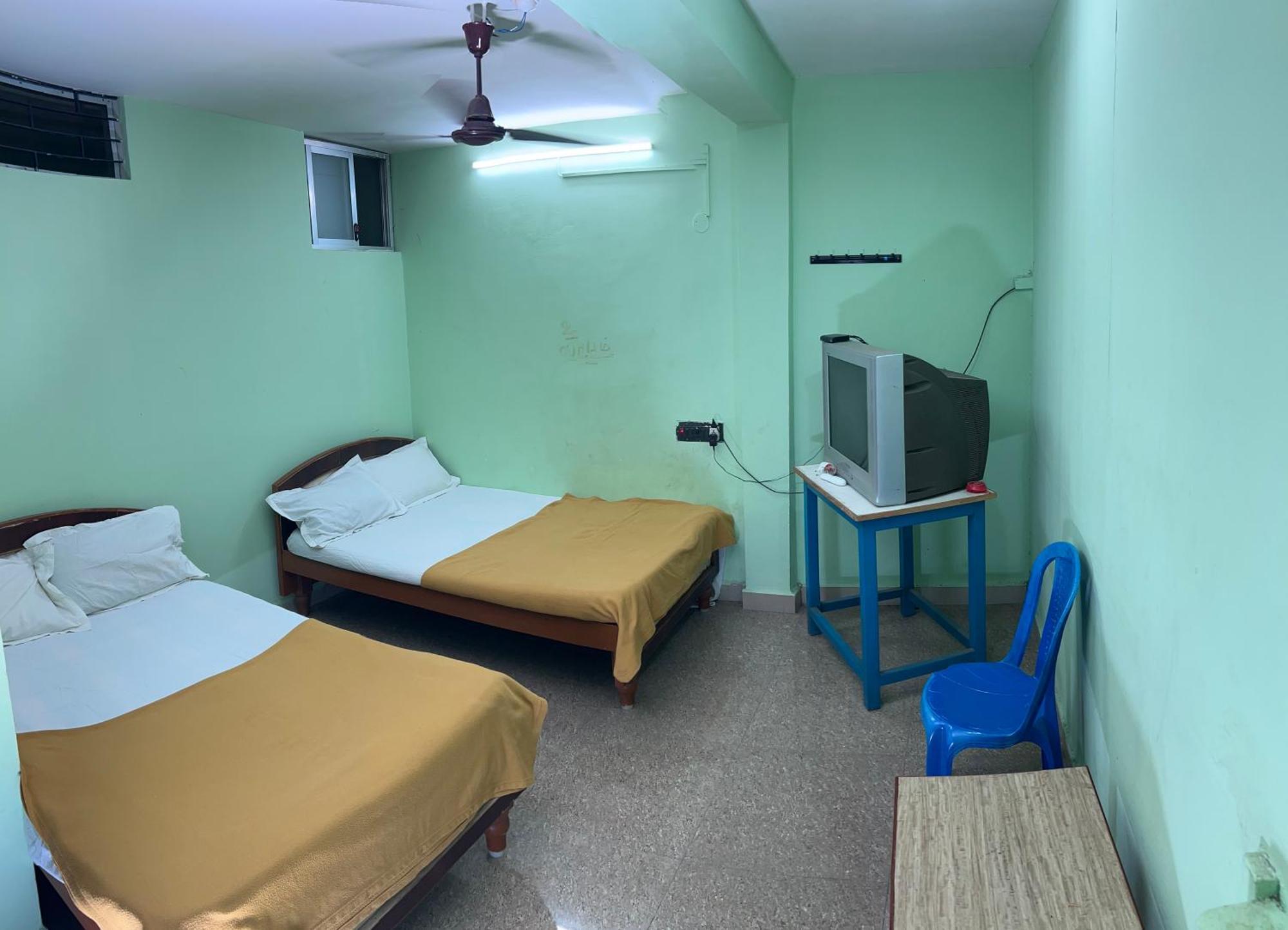 Hotel Chola Lodge Arantangi ภายนอก รูปภาพ