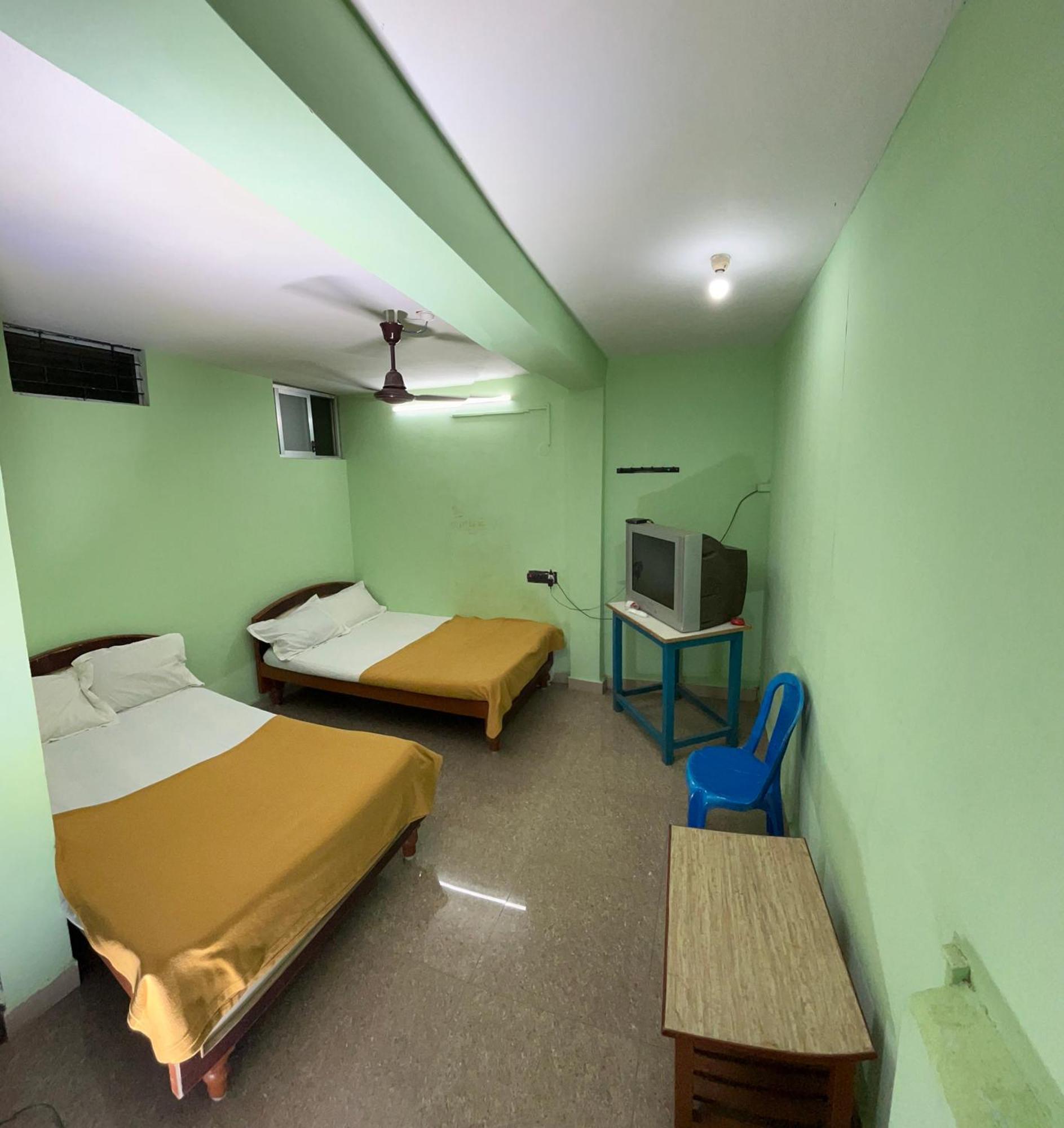 Hotel Chola Lodge Arantangi ภายนอก รูปภาพ