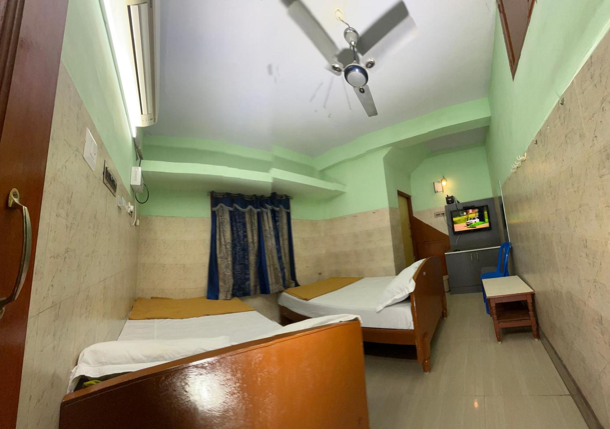 Hotel Chola Lodge Arantangi ภายนอก รูปภาพ