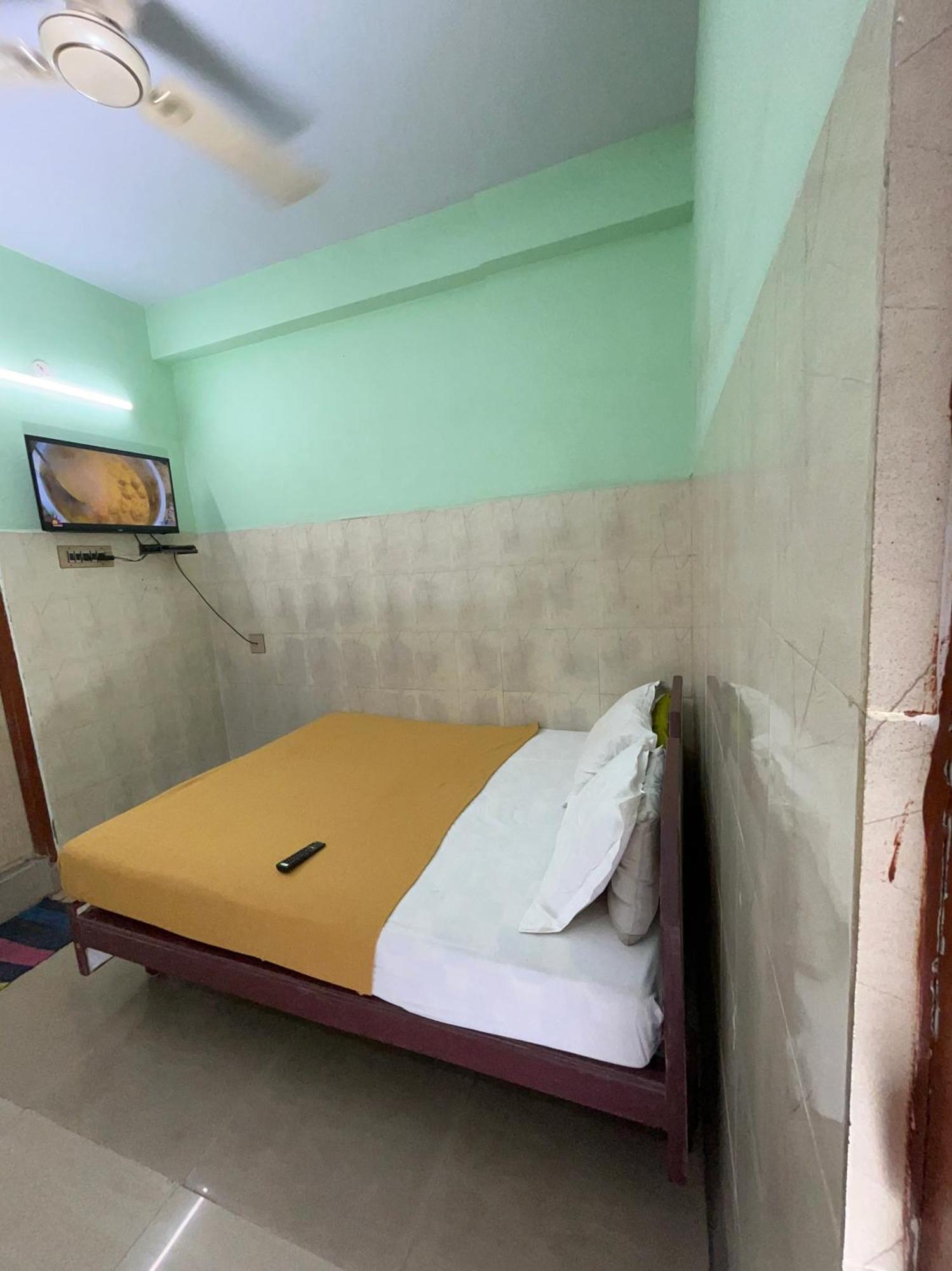 Hotel Chola Lodge Arantangi ภายนอก รูปภาพ