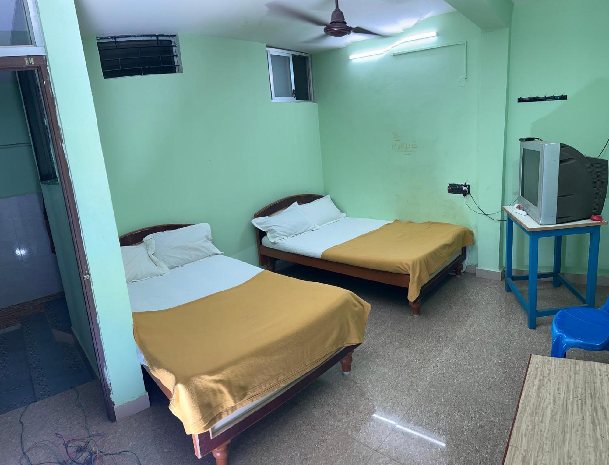 Hotel Chola Lodge Arantangi ภายนอก รูปภาพ