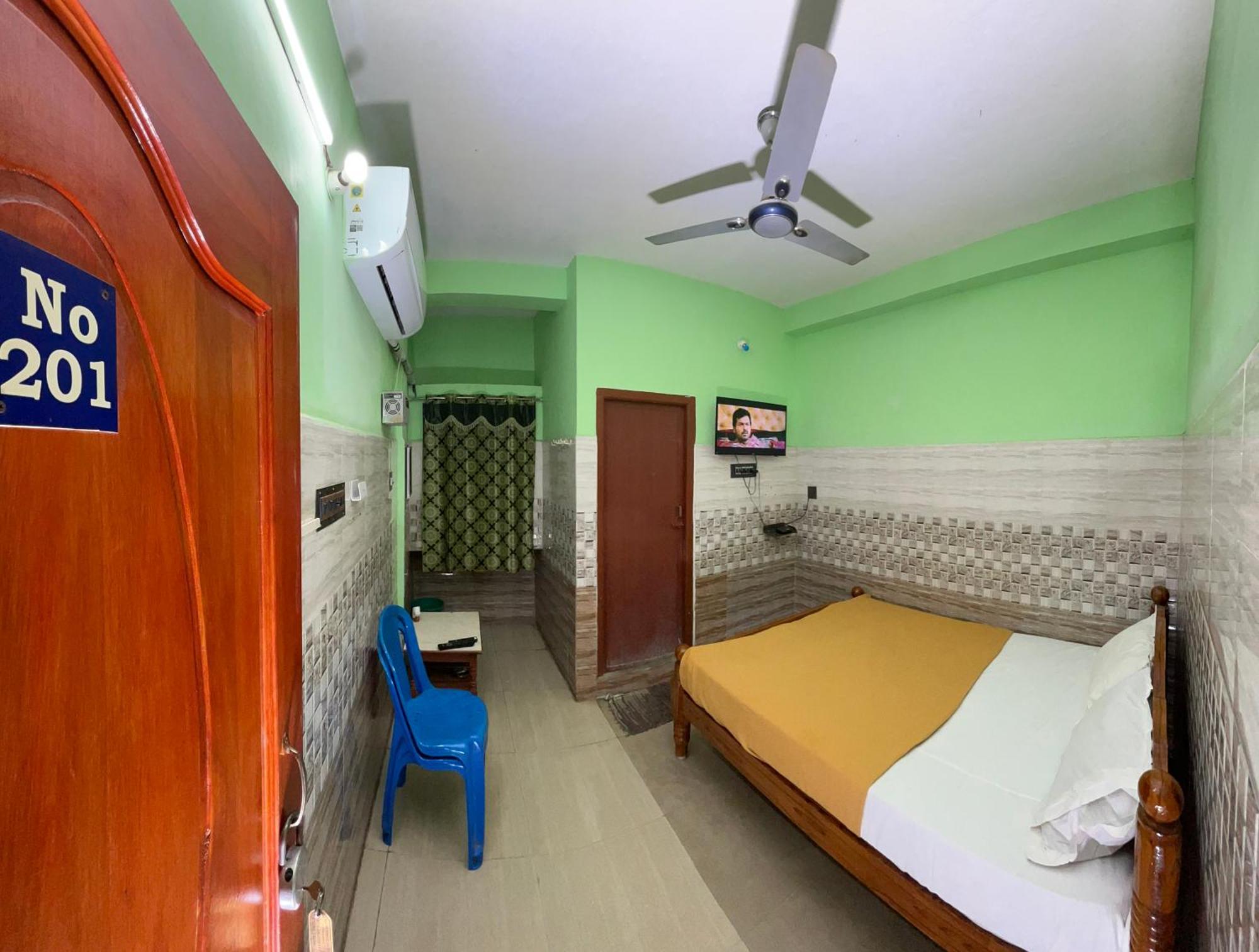 Hotel Chola Lodge Arantangi ภายนอก รูปภาพ